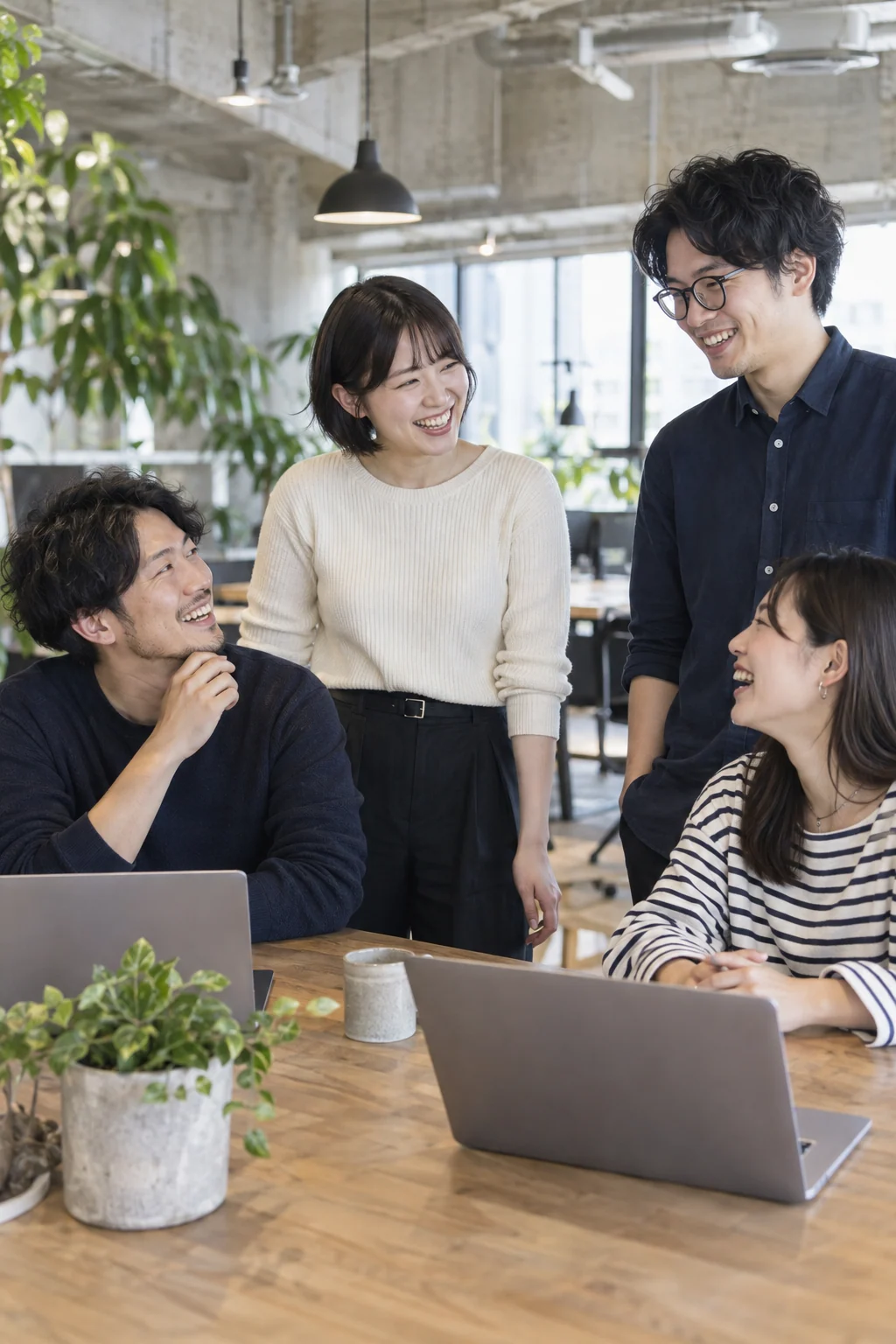 チームで話し合う仕事のイメージ